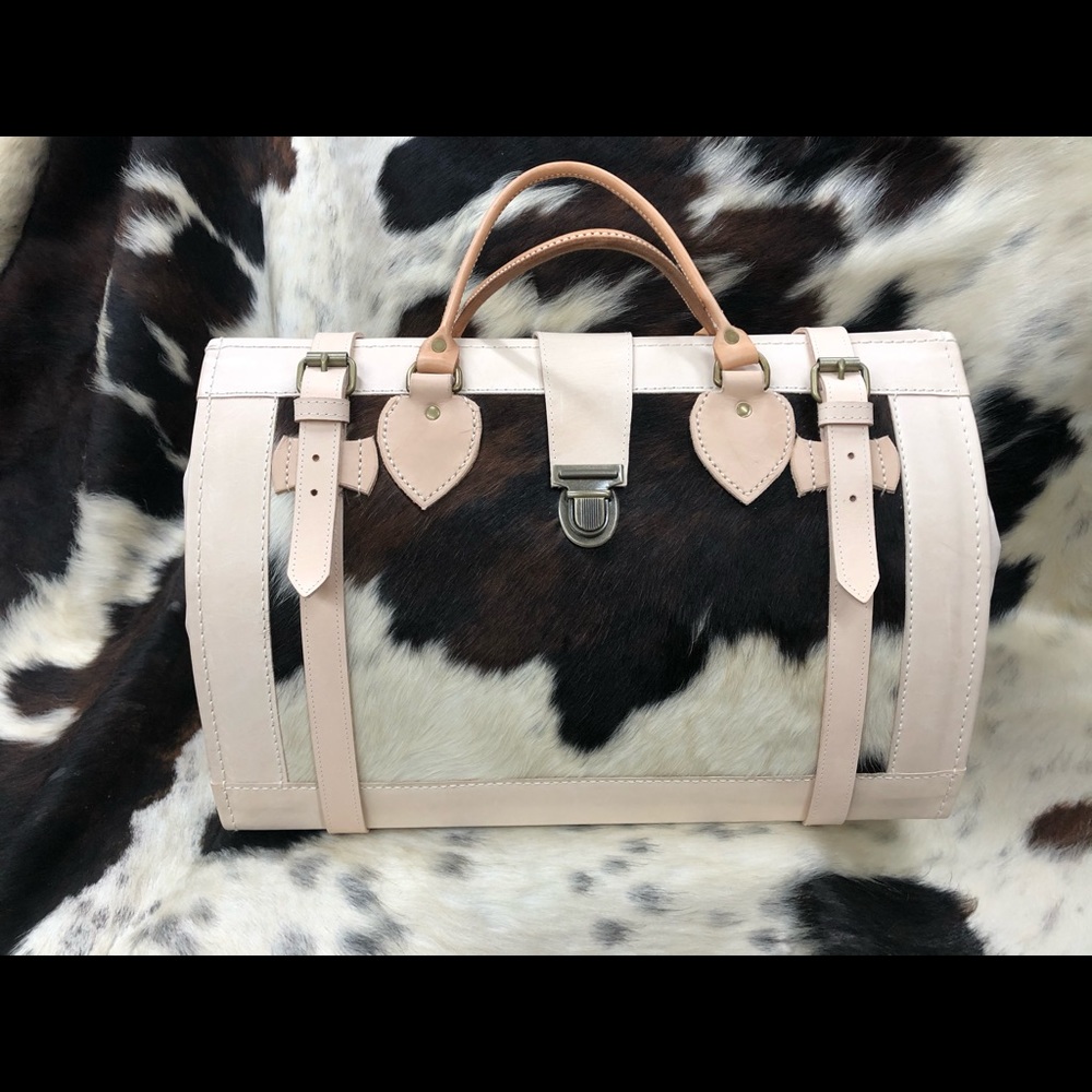 Cowhide duffle - Picture 2 of 15